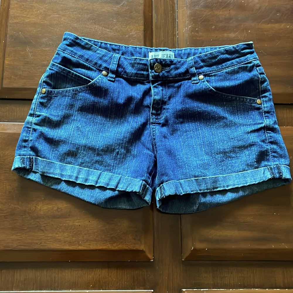 Women’s size waist 26 AIIZ Blue Denim Shorts